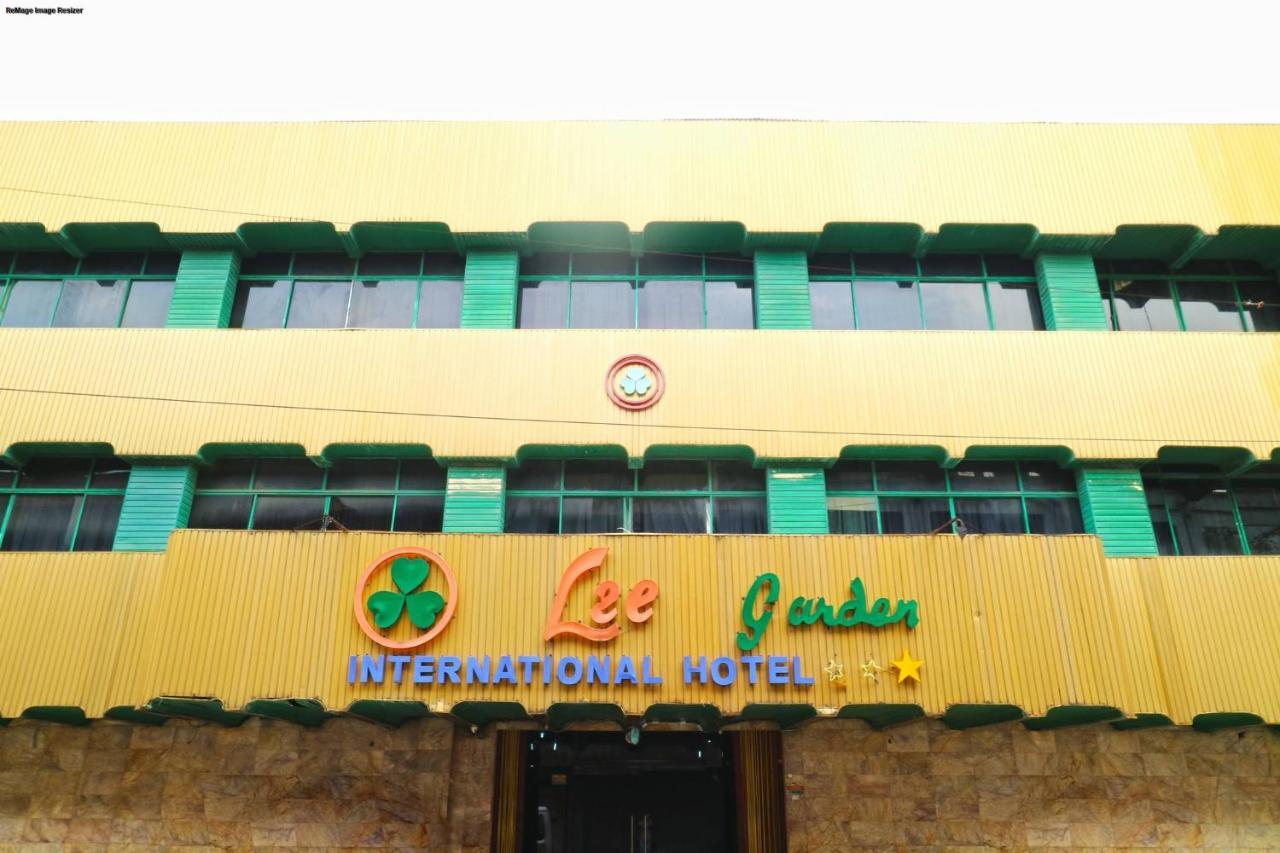 Lee Garden Hotel Medan Exterior photo